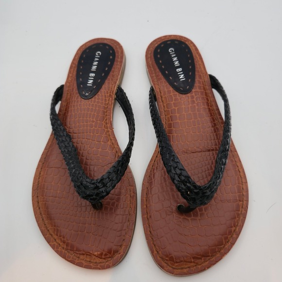 Gianni Bini Black Crocodile Embossed Braided Thong Sandals Resortware- Size 7.5M - Picture 1 of 8